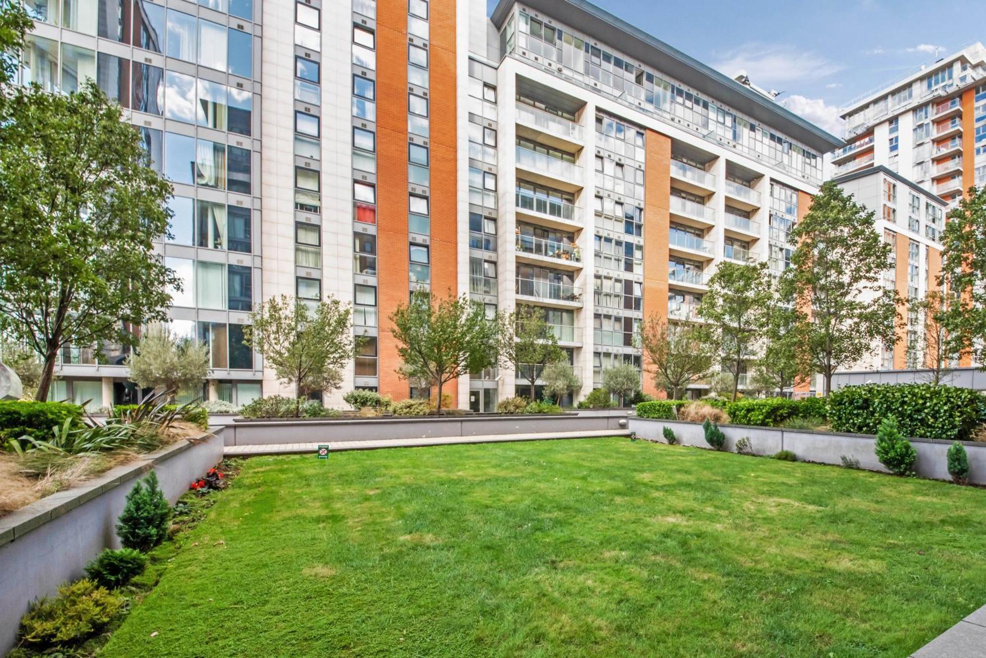 Cosy Modern1 Bed Apartment, By Excel London, Airport & O2 * Londra